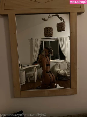 Rachel Anne Rayy [ rachel-anne-rayy-1 ] - Sundays are to be in your pajamas all day 🙈💕 What do you do on