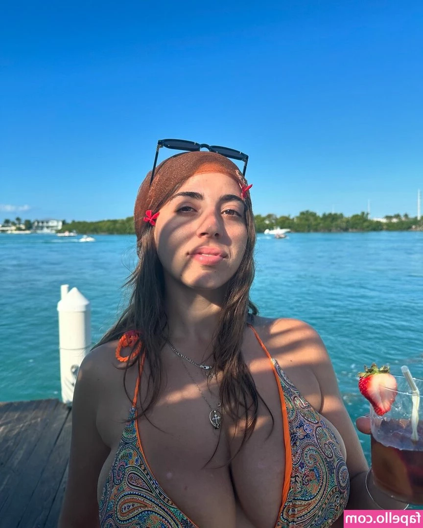 Lyss Savage [ lyss-savage ] - I fucked my ass again, toys are getting bigger 🤤 (wait for pt 2)