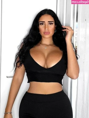 Tania Barbosa [ tania-barbosa ] - The t0ilet flushes just as I start to cum 😂💦💦💦