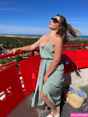 Marine_rossi [ marine-rossi-1 ] - Hey babes   Hope you all had a sexy weekend like me  Need your help