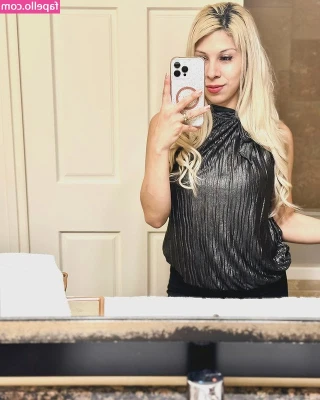 Maddie Olson [ maddie-olson ] - Cute lik selfie before I nod off 💖