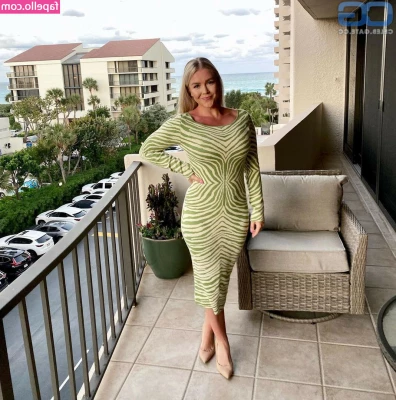 Karoline Leavitt [ karoline-leavitt ] - Morning shower sex is the best, i love getting warm and wet, do you