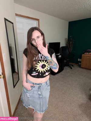 yourfreefayefantasy - I know I haven t posted in awhile  but trust me there is more to cum