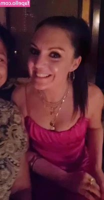 Laura Tobin [ laura-tobin ] - We came back  Someone who likes juicy asses