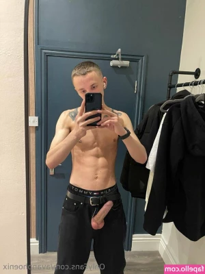 avanphoenix - F0rcing you to humiliate yourself + f0rcing you to sniff My feet in