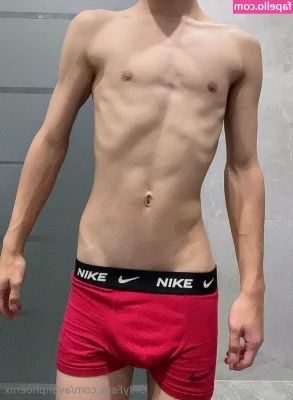 avanphoenix - Saturday gym fit xoxo  check your dms