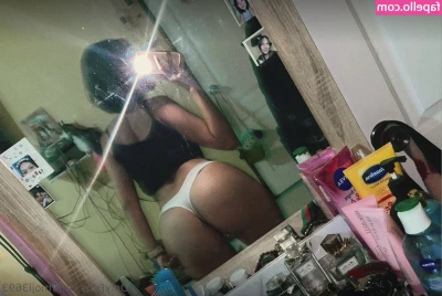 Moji3693 - Hit me up I m bored