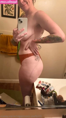 meginherspicyplace - Always so sexy in a red lip   If I open my customs would anyone be
