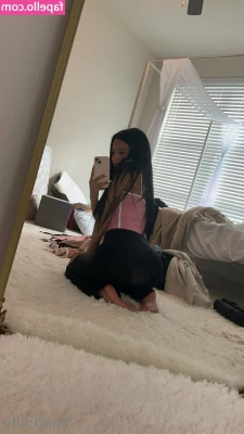 lilliandelaney19 - We can pretend the glass is your face 🤭