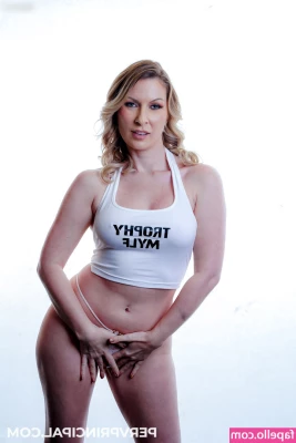 Sydney Paige [ sydney-paige ] - Baby we play