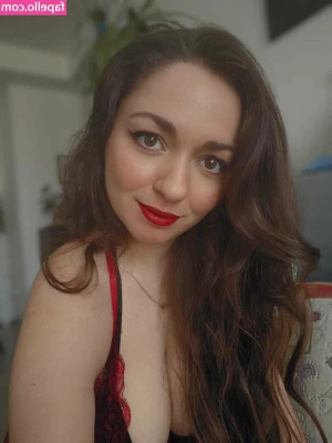 miriampradox - This toy gets me sloppy wet in seconds   dm me if you want a custom