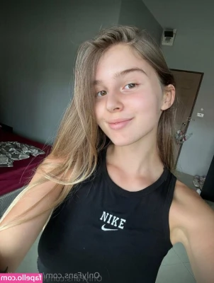 sunnyjully - Wanna play?