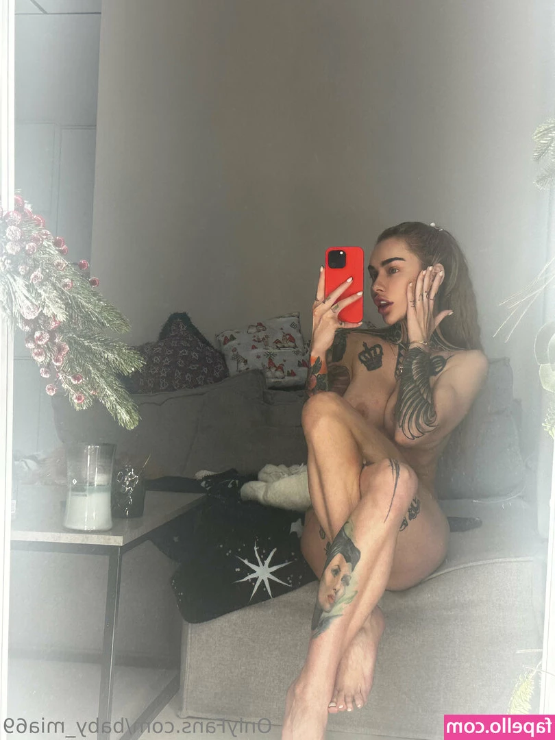 sweetie_mia6_9 [ sweetie-mia6-9 ] - FREE SUBSCRIPTION @gorgeousjonna😈 This hot baby loves to play and