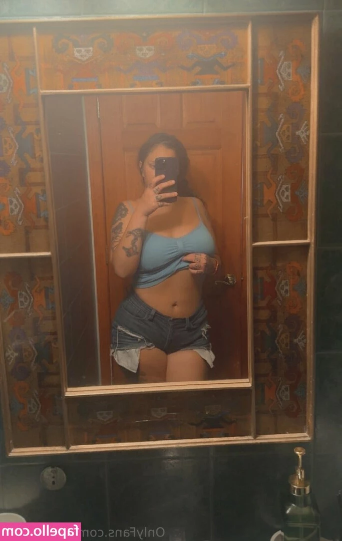greeekdolll - Heaven is upon me taking off those shorts
