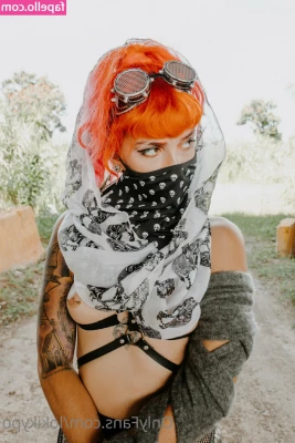 lokikypo - HORNY  amp  HUNGRY  I ll take the delivery fee  amp  the host s meat 
