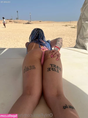 sexynalaa - I ll show you mine if you show me yours    Dick rates are 3  on my