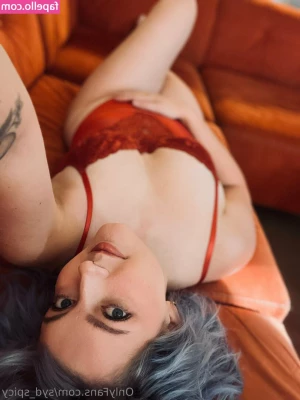 syd_spicy [ syd-spicy ] - Me just stuffing my face not planning to film, just being a regular,