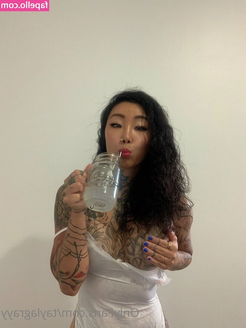  [ taylagrayy ] - beach day