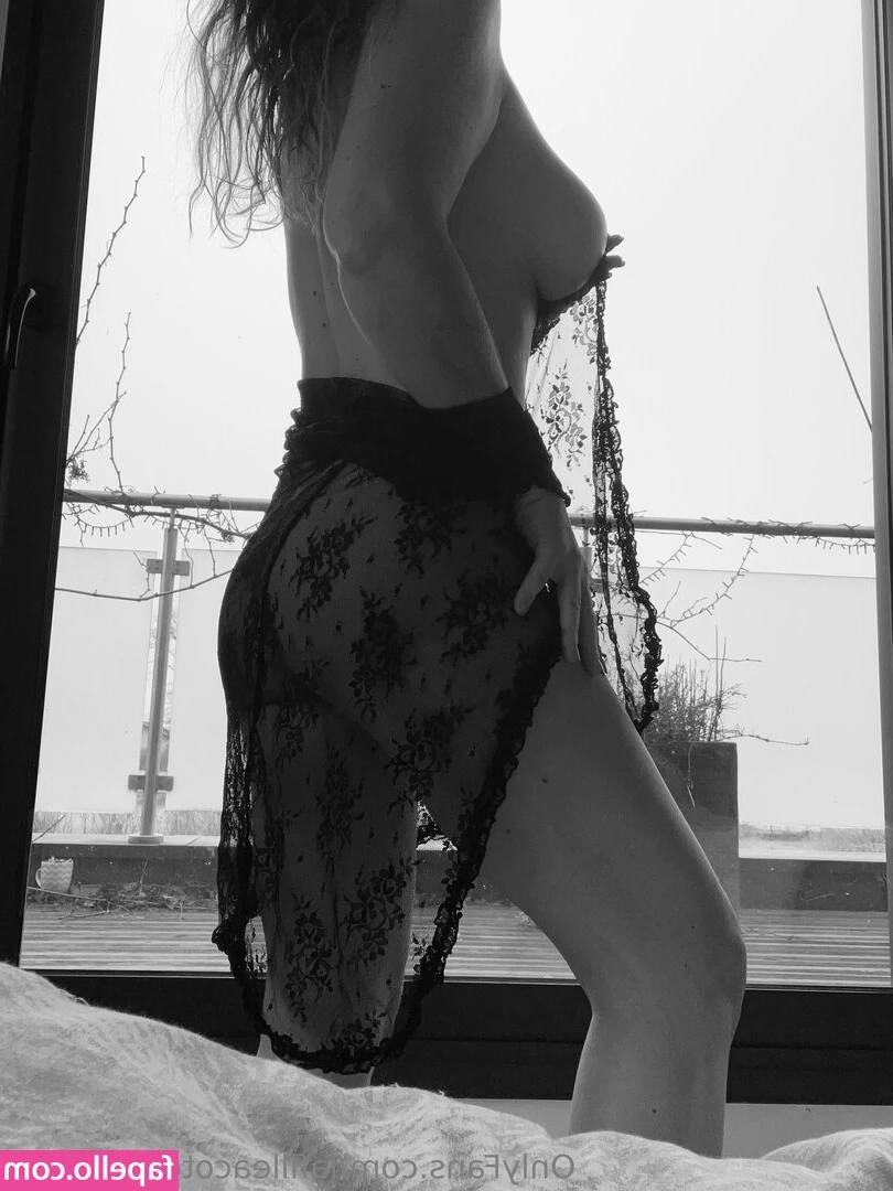lafilleacotedecheztoi - Oops for some reason it cropped one! Here so ya don’t miss it