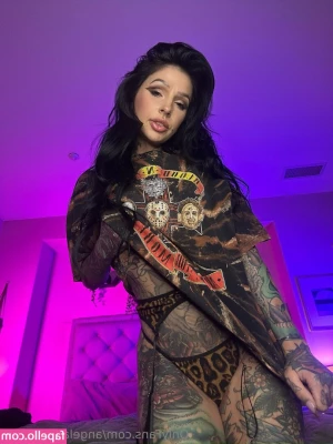 Angela Mazzanti [ angela-mazzanti-1 ] - some fun between several shoots is needed! [[well, tbf, I try to make