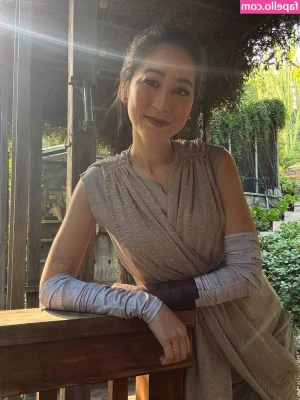 Mina Kimes [ mina-kimes ] - Hi babies 💕 I’m on set today (a last minute booking)! Here’s