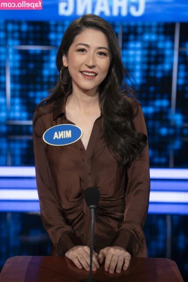 Mina Kimes [ mina-kimes ] - Ready to unwrap your present this boxing day? Check your DMs for more