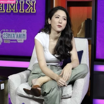Mina Kimes [ mina-kimes ] - How do you like my jump on this hump day   Live chat tomorrow  1 30 -