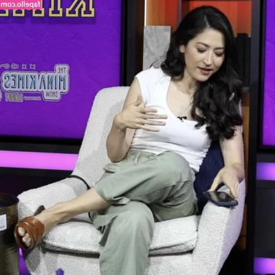 Mina Kimes [ mina-kimes ] - Are you worth of my bare feet?😏 What would you do with