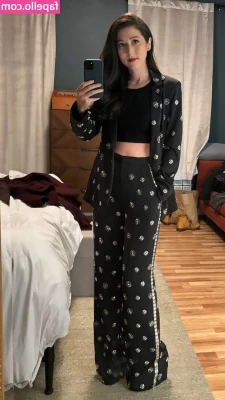 Mina Kimes [ mina-kimes ] - SOCKmas day 4! Remember, after 12 days of SOCKmas I'm going to give