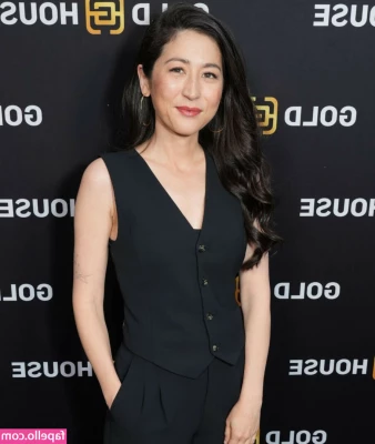 Mina Kimes [ mina-kimes ] - Just in case you were wondering who my NFL team is