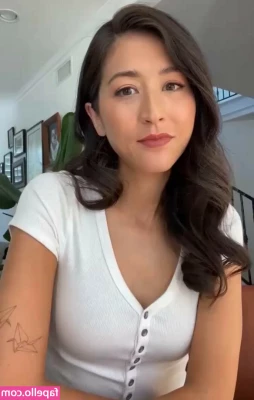 Mina Kimes [ mina-kimes ] - Feeling lonely tonight