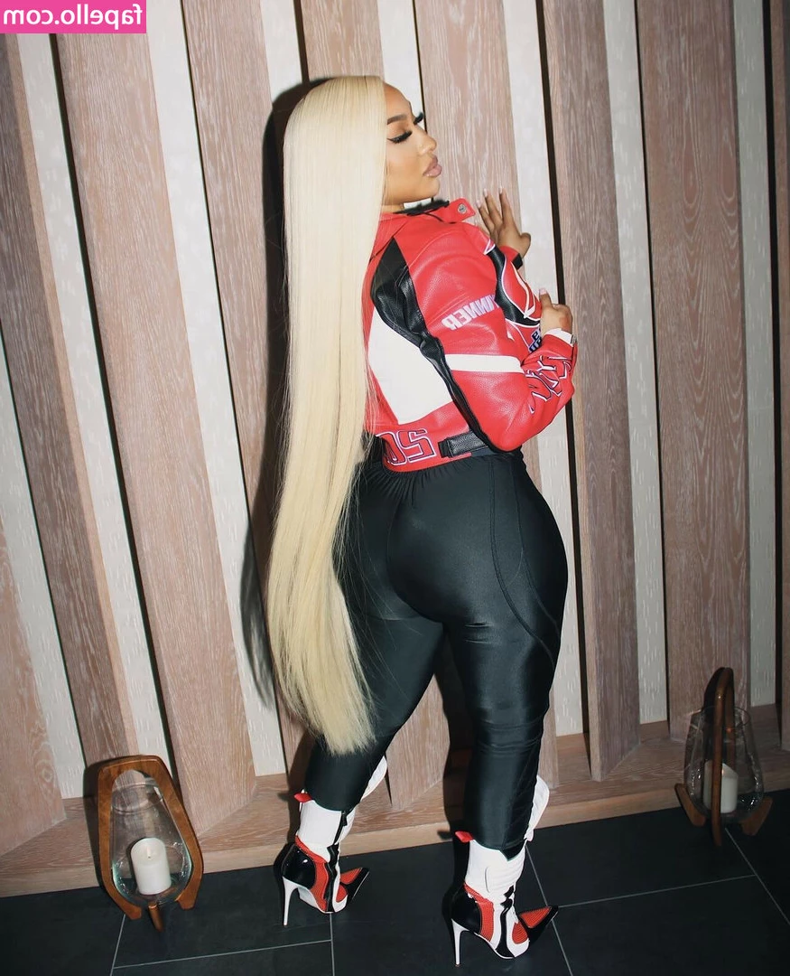 Ari Fletcher [ ari-fletcher ] - A cylindrical object that is 8in long and has a circumference of