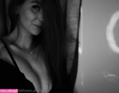 little_bee_free [ little-bee-free ] - I love sucking my bf s cock