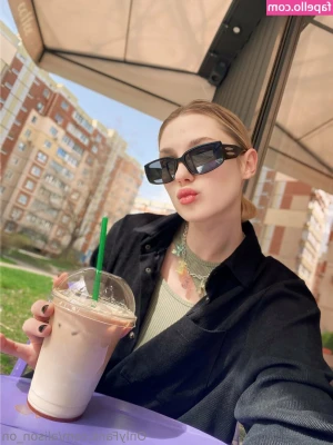 alison_on [ alison-on ] - renew on to see me touchingg it 😛