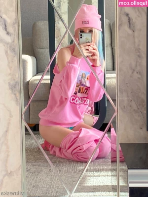 vikneskafree - Happy Hump day  Keep it peachy