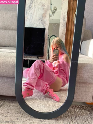 vikneskafree - Me being cute