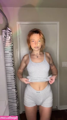 mollyxmoore [ mollyxmoore-1 ] - It s a good day to kick a bitch in his tiny dick
