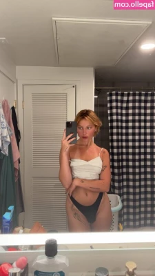mollyxmoore [ mollyxmoore-1 ] - Happy Saturday