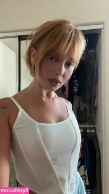 mollyxmoore [ mollyxmoore-1 ] - Enjoy the new feet Video