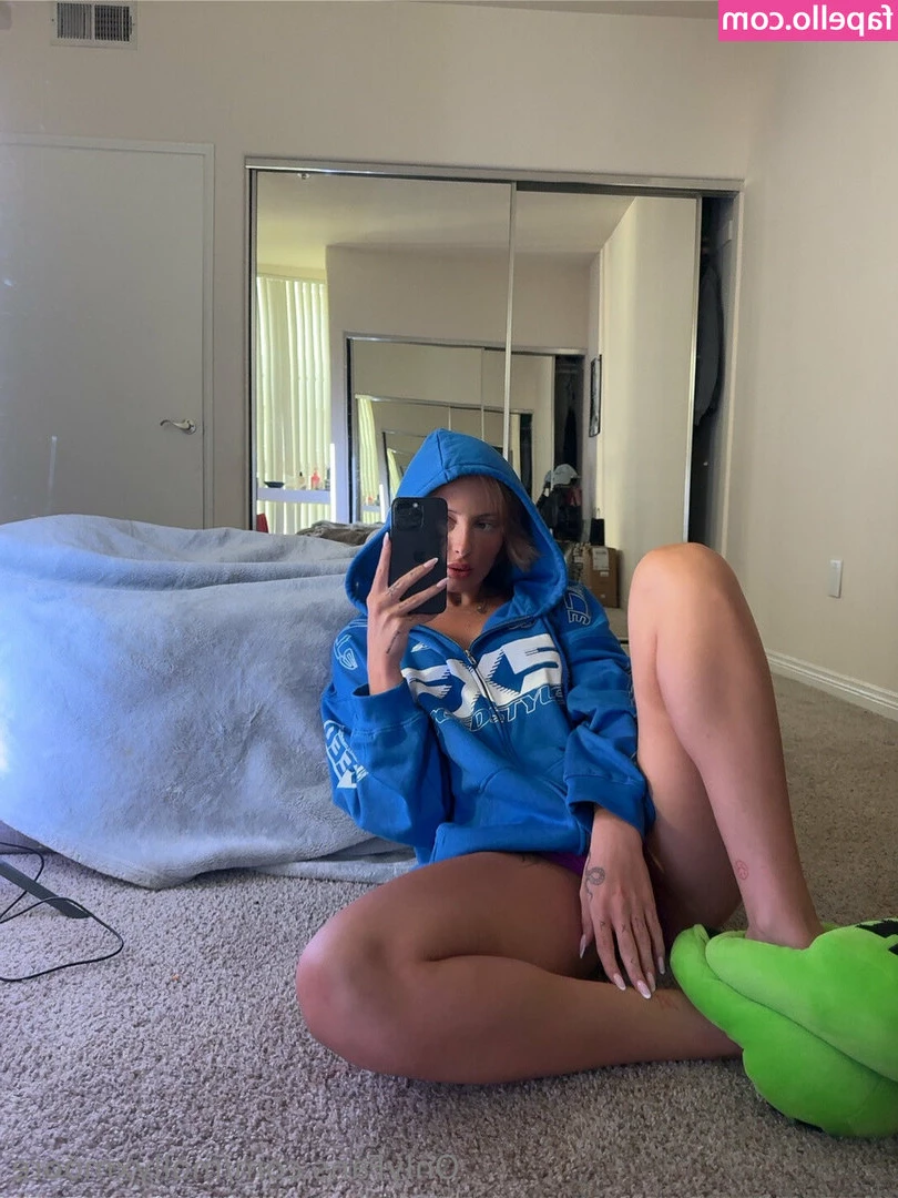 mollyxmoore [ mollyxmoore-1 ] - my roommate is late paying rent again!! 😖😤😖 i’m going to