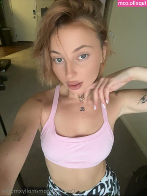 mollyxmoore [ mollyxmoore-1 ] - Stacked snacks @blazemama420