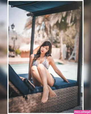 Zoeso - Hi papi, did you know i love to sext? Imagine texting me as i send