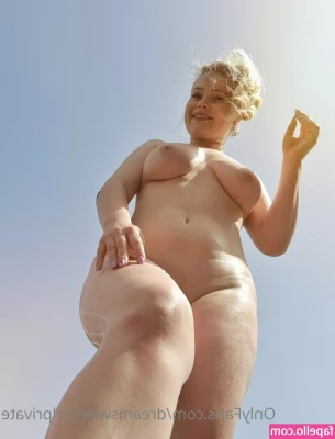 dreamsweetgirl - Can’t decide which is better. Vote 🗳️ 💋