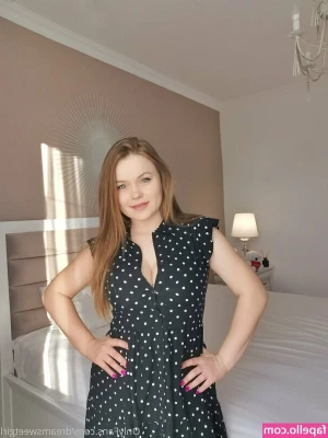 dreamsweetgirl - Can you see how wet my pussy is through my panties?