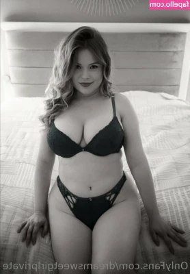 dreamsweetgirl - Rule #1: Never make your domme wait  Late girls get punished, and