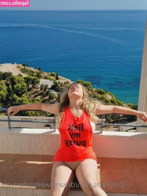 dreamsweetgirl - Pokee nipples for breakfast?