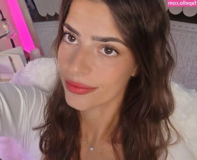 Develique - Watch my Kitty beeing STUFFED and leaking