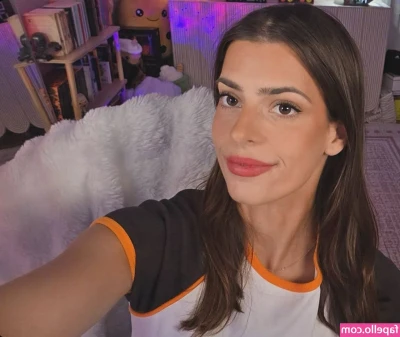 Develique - Morning, loves! 💖 MEGA PACK: 84 risqué naughty selfies AND over