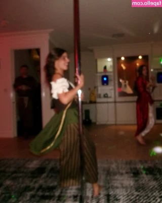 Develique - Come play with Santa s naughtiest little elf