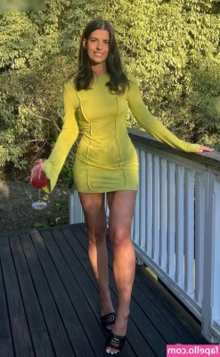 Develique - Watch me destroy your brain with my cute little ass
